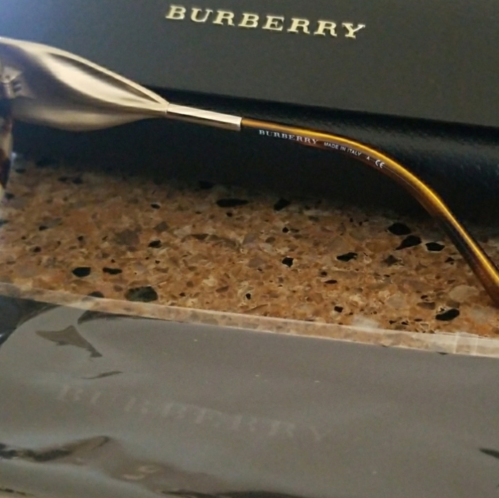 NEW Burberry Havana Tortoise Sunglasses - Picture 4 of 5